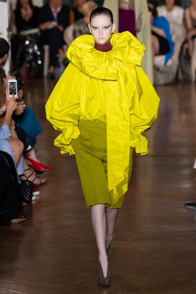Look 5